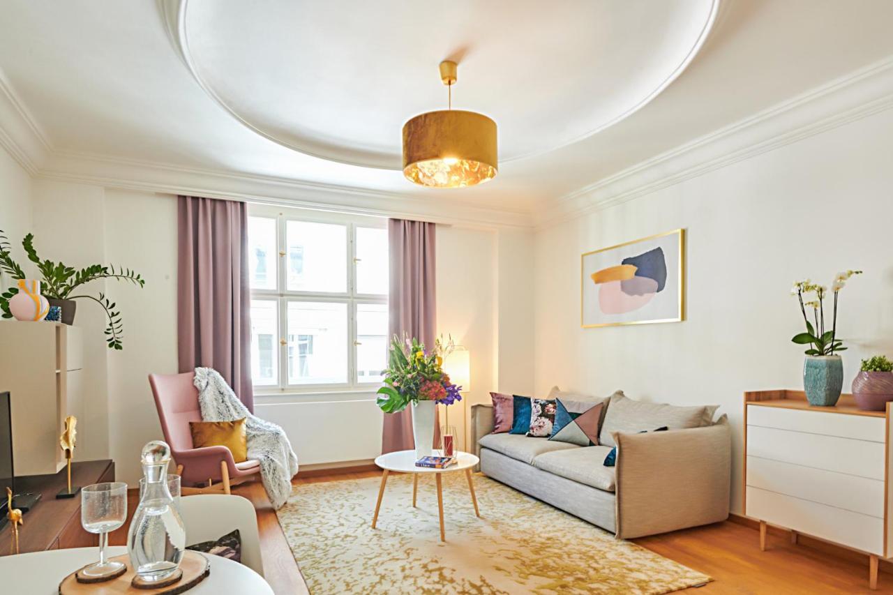 Palace Dlouha Apartments - Old Town Prague Ngoại thất bức ảnh